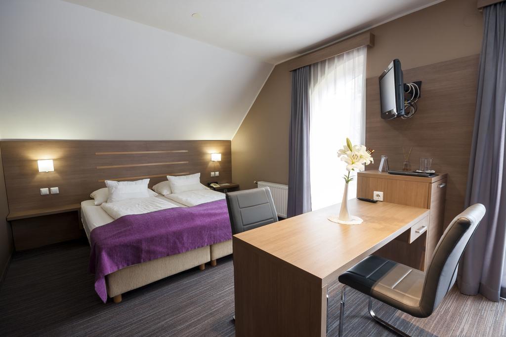 Gostilna In Motel Pri Lesniku มาริบอร์ ภายนอก รูปภาพ
