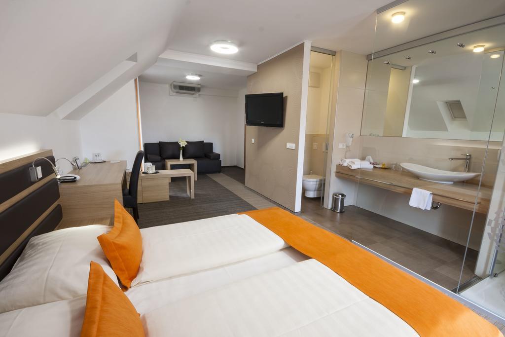 Gostilna In Motel Pri Lesniku มาริบอร์ ภายนอก รูปภาพ