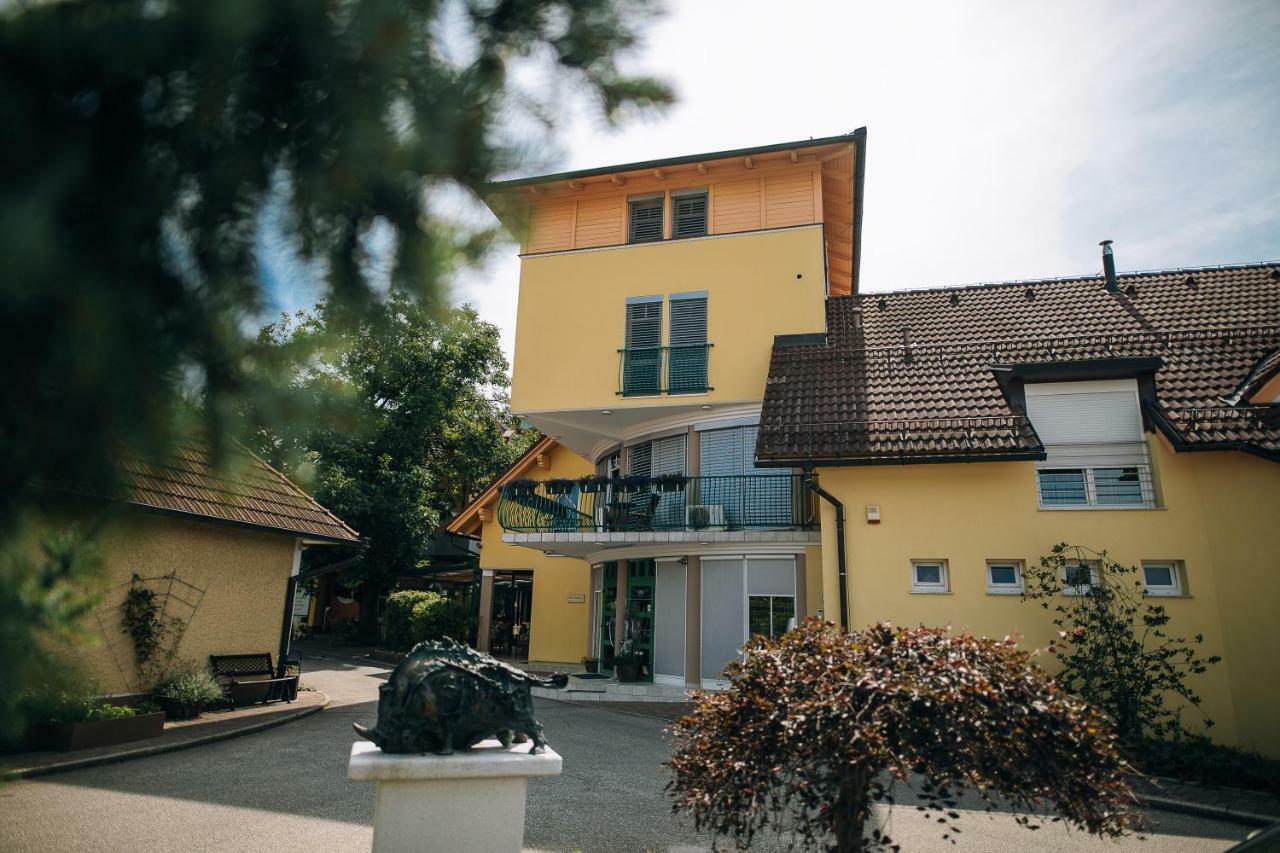 Gostilna In Motel Pri Lesniku มาริบอร์ ภายนอก รูปภาพ